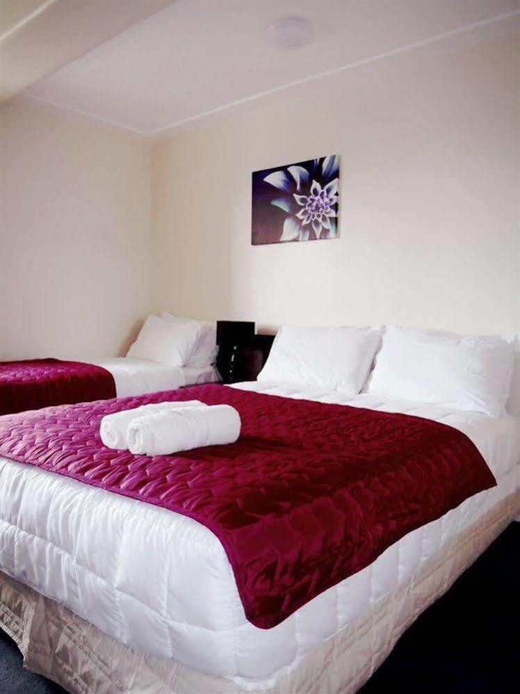 Hotel Waterloo & Backpackers Wellington Exterior photo