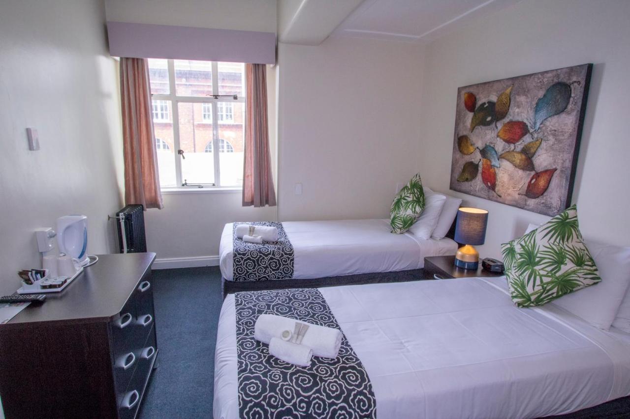 Hotel Waterloo & Backpackers Wellington Exterior photo