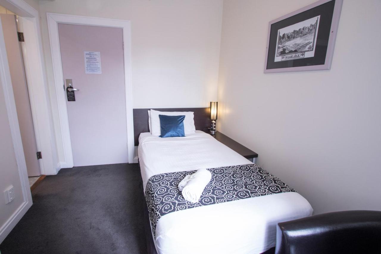 Hotel Waterloo & Backpackers Wellington Exterior photo